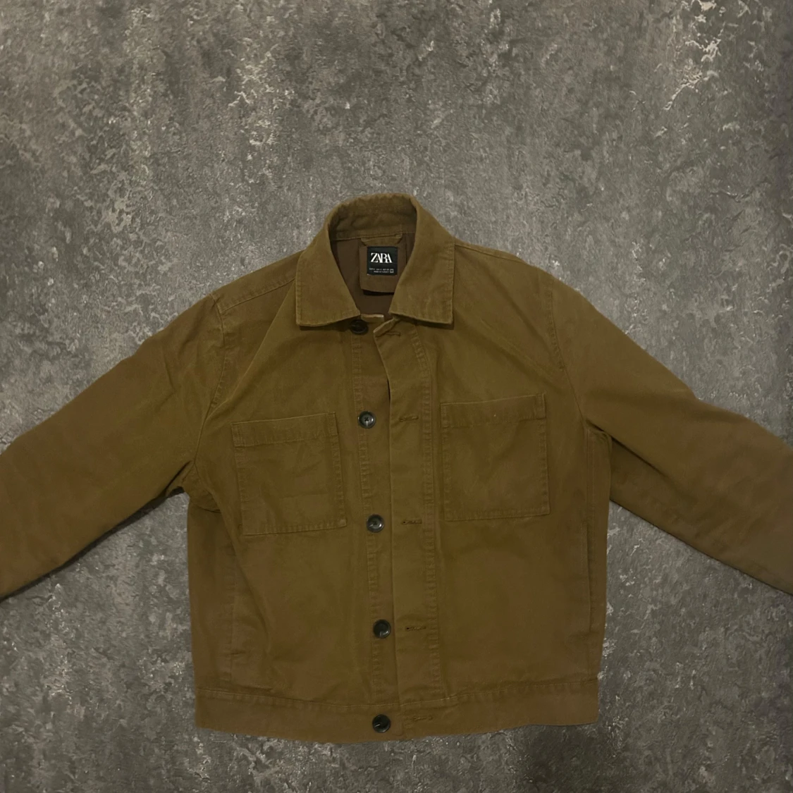 Brun jeansjacka från Zara