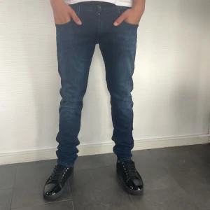 Replay Anbass jeans 32/34 - Replay ANBASS Jeans: pris:499kr| Storlek:W32 L34|Skick:9,8/10| Hör av dig vid minsta lilla fundering eller fråga|