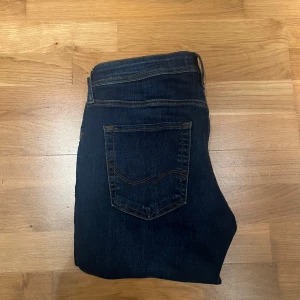 Jack & Jones jeans  - Säljer mina stil rena jeans från Jack & Jones. |model slim Glenn|skick 9/10| skriv vid minsta fundering|👖😀