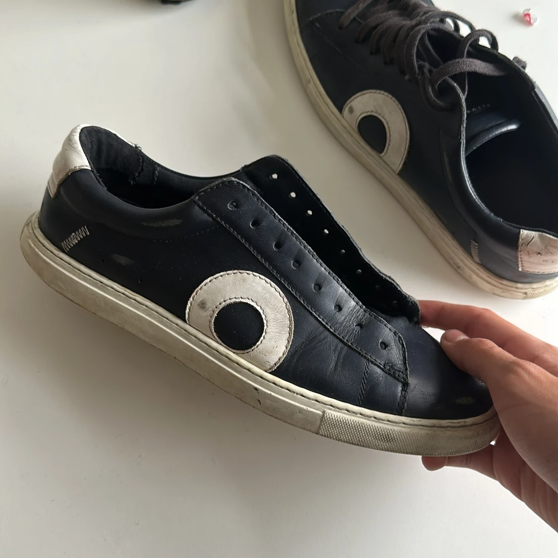 Svarta sneakers från Oliver Cabell - 2