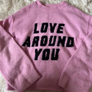 Oversized långärmad tröja med tryck - Fin rosa tjocktröja med cool tryck!!💓