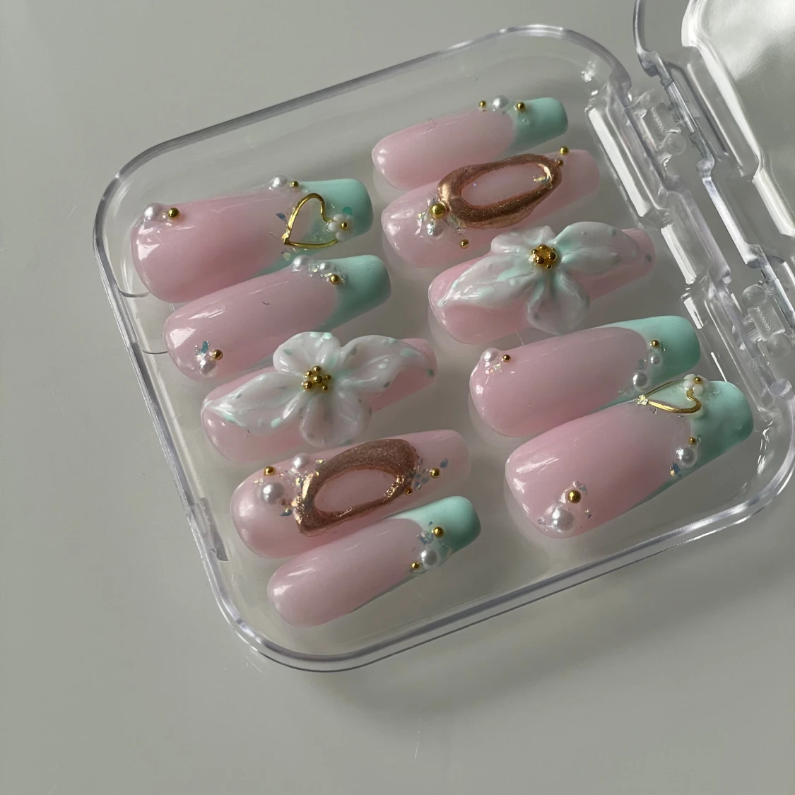 Press on nails med 3D konst - 1