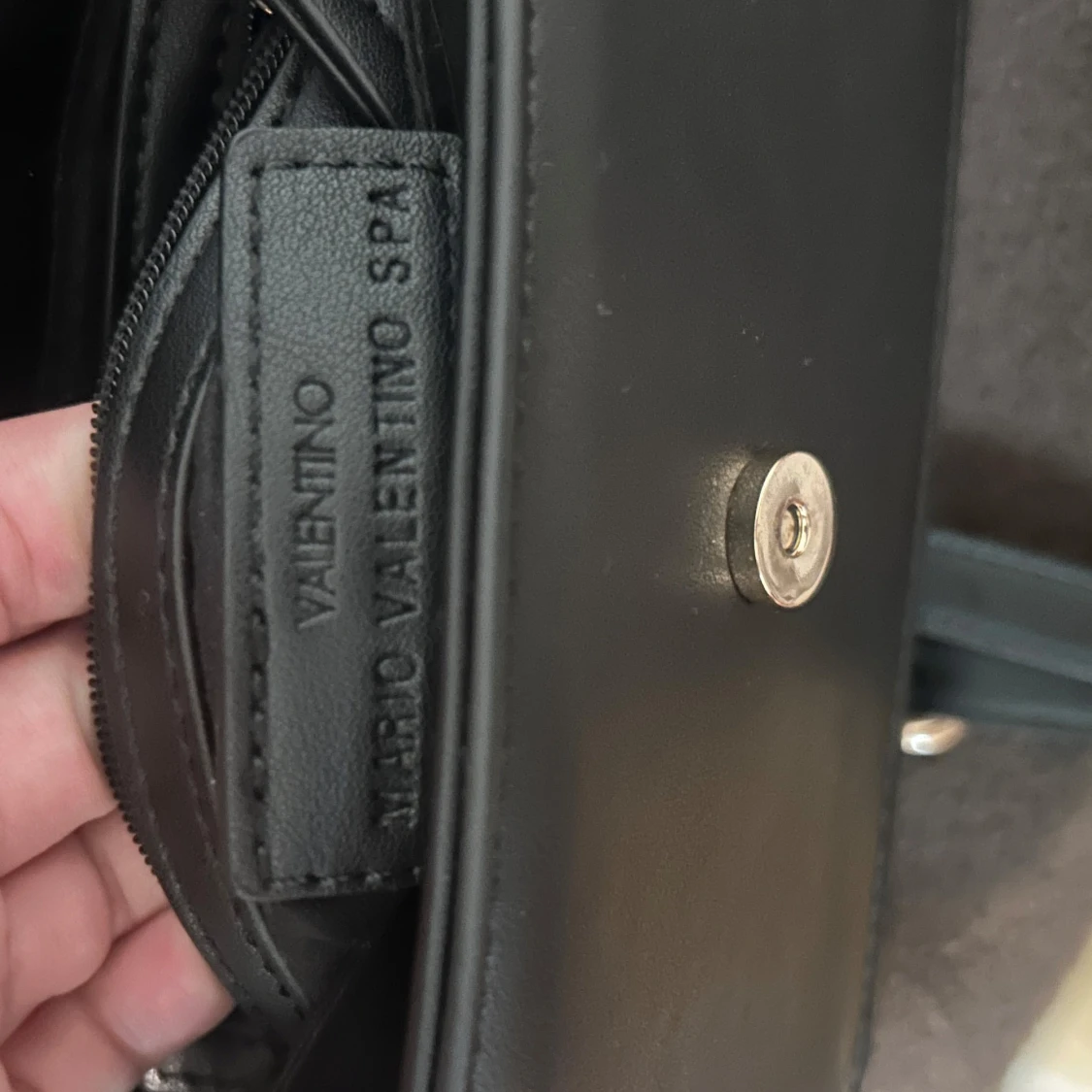 Svart axelväska från Valentino - 4