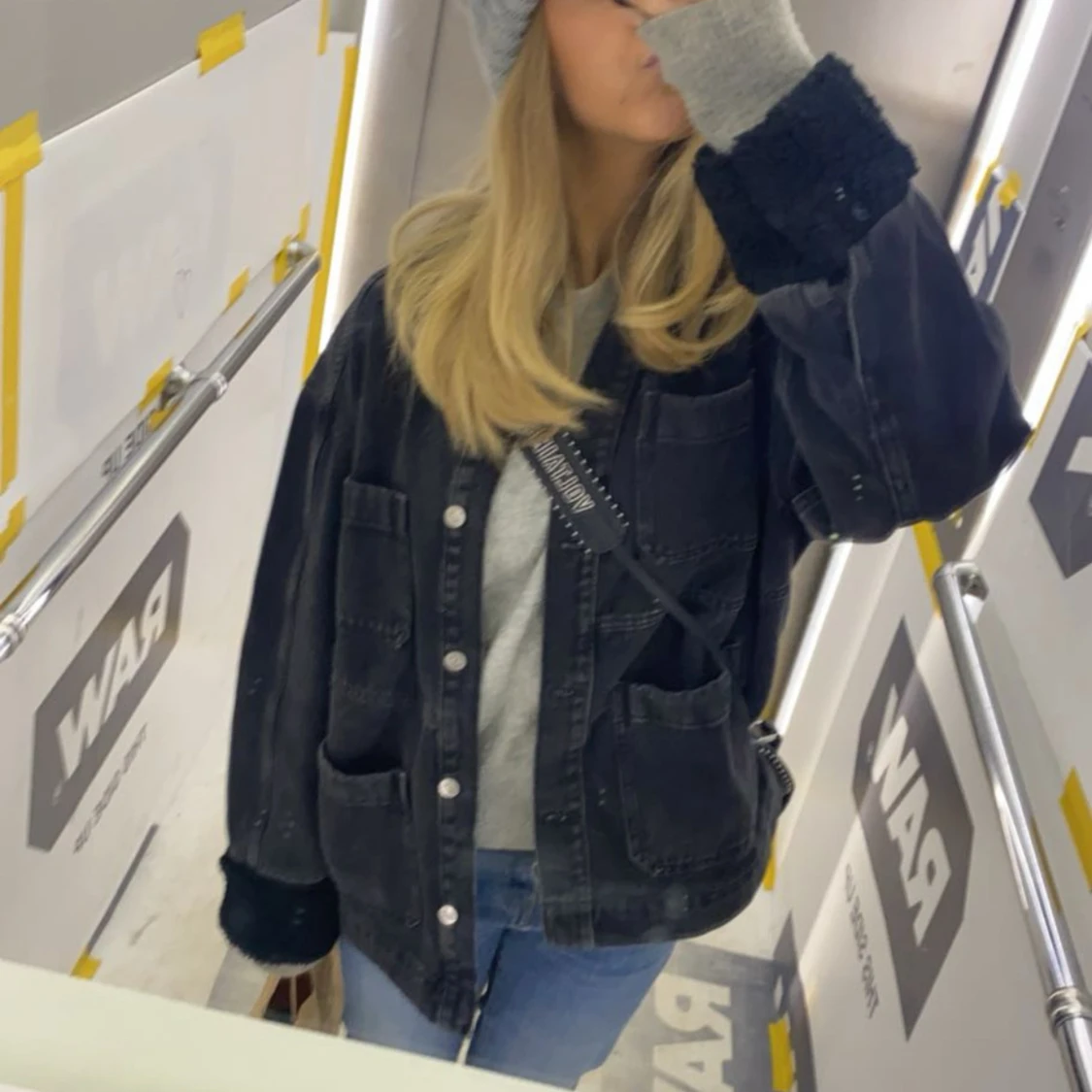 Svart jeansjacka med teddykrage - 2