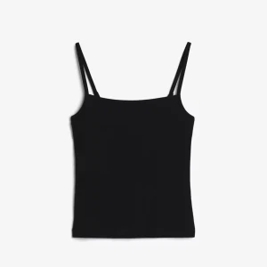 Svart linne - Snyggt svart linne från BikBok som aldrig använder (har kvar prislappen). Söljer då den inte passar mig. (Annonsen ligger bara uppe till 6 september)