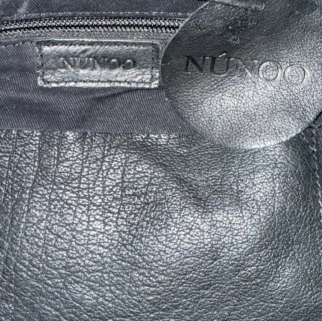 Svart axelväska från Núnoo i skinn - 4