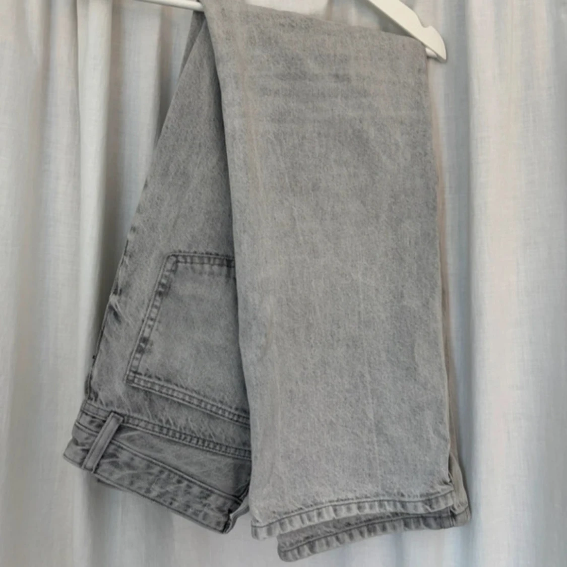 Grå jeans från Zara, raka ben