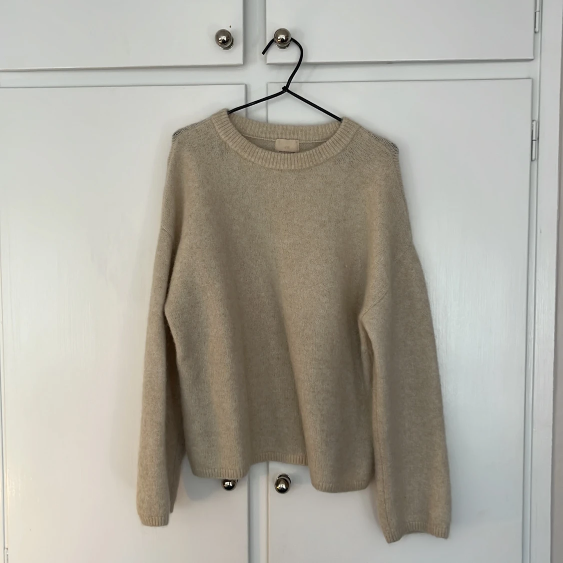 Beige stickad tröja från H&M