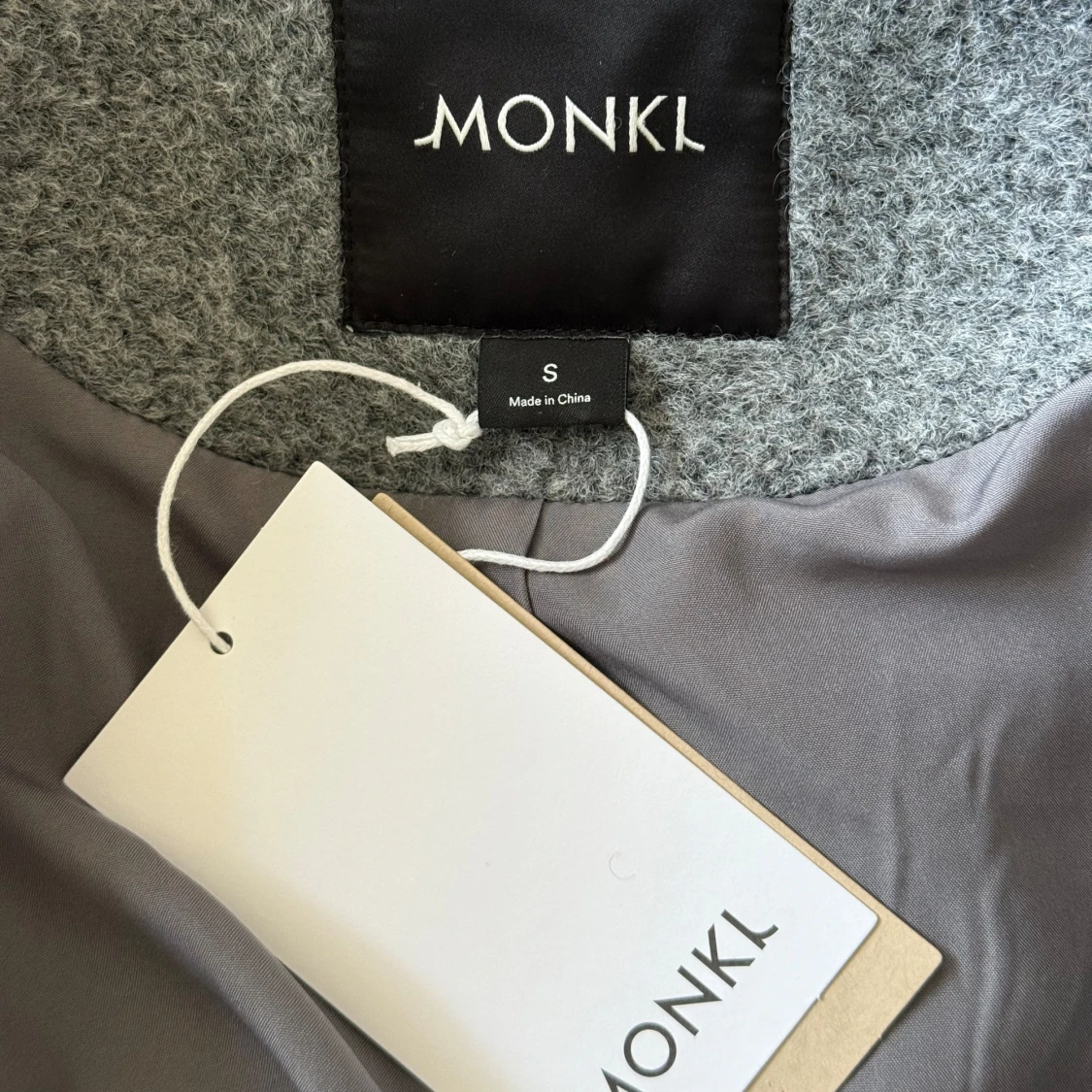 Grå jacka från Monki - 1