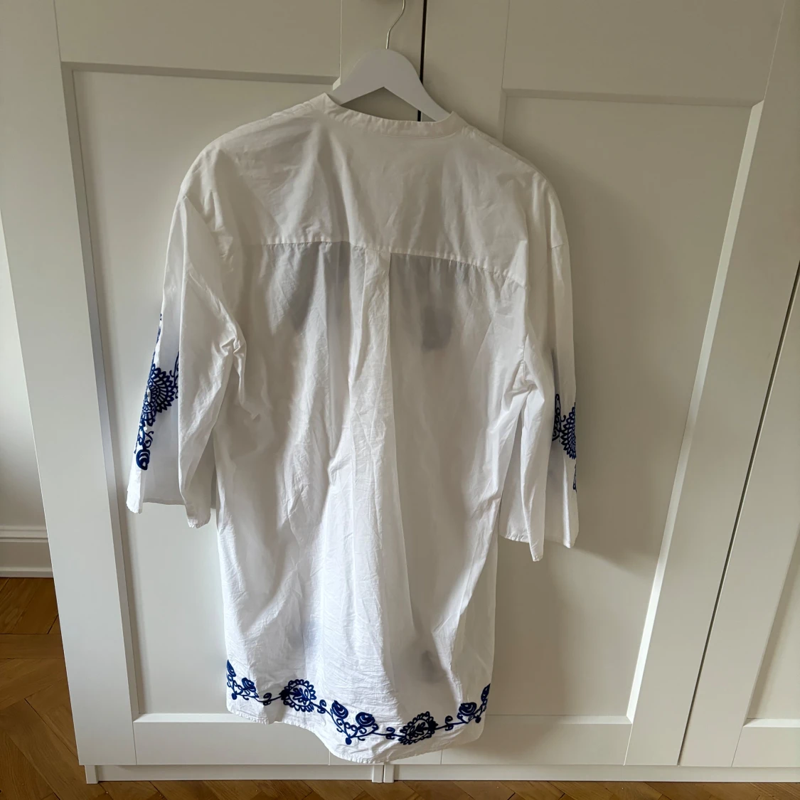 Mönstrad klänning - 1