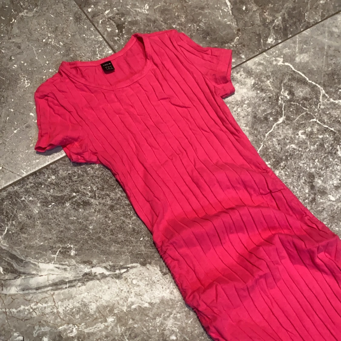 Rosa ribbad långklänning med knyt - 1