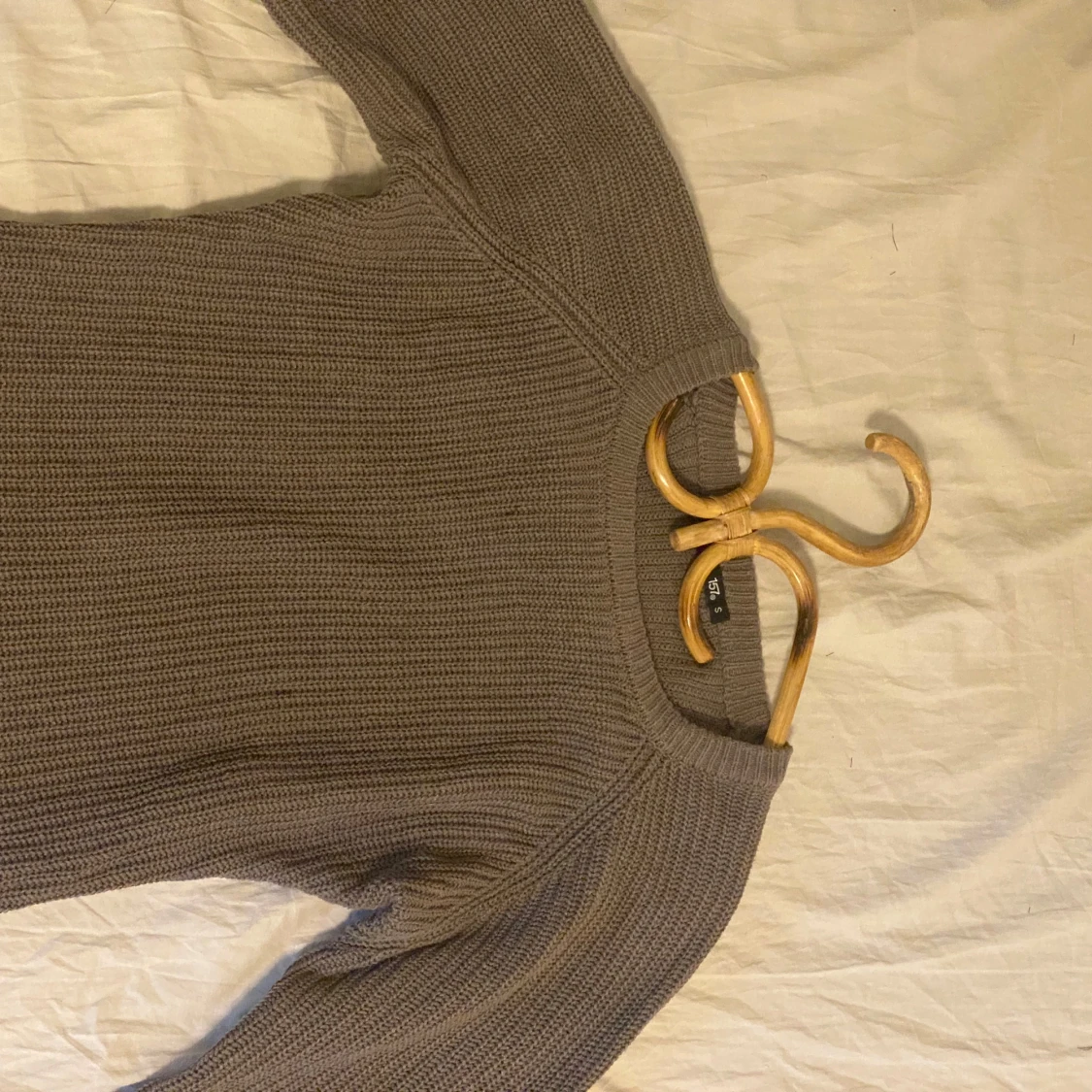 Grå stickad tröja med trekvartsärm - 3