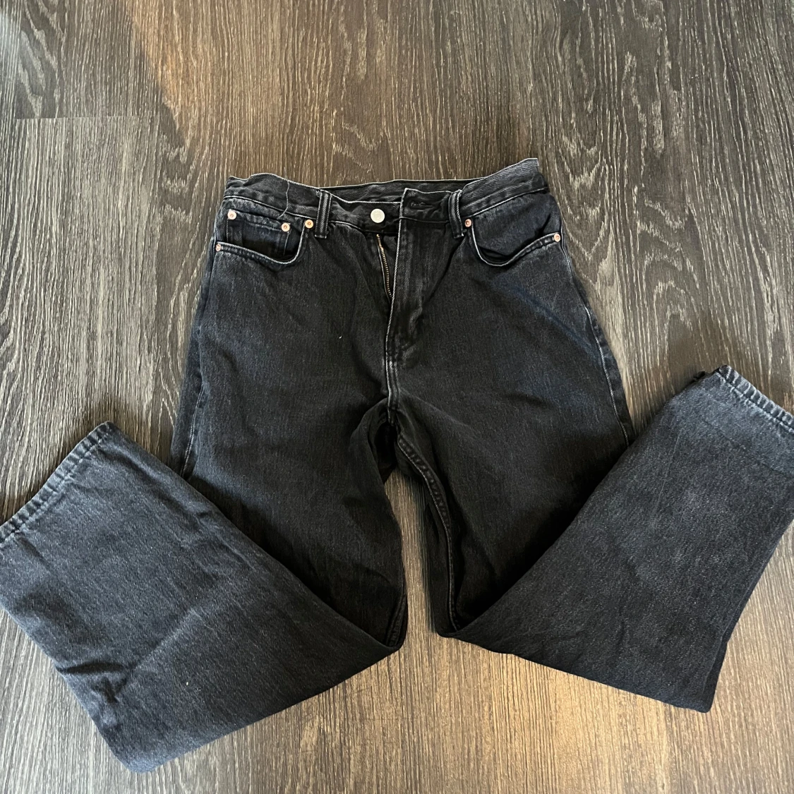 Svarta Weekday Galaxy Loose Straight Jeans - 1