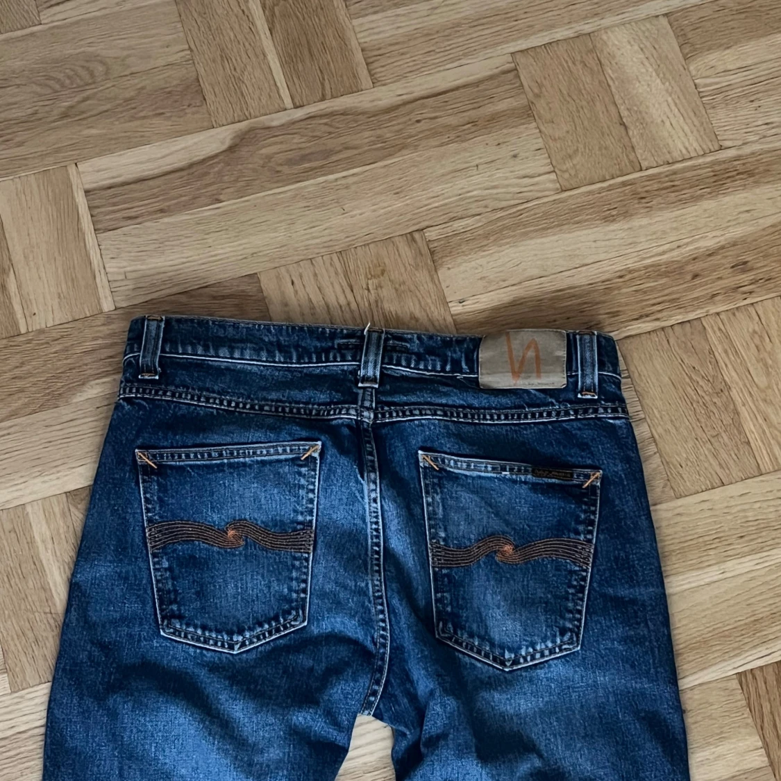 Mörkblå jeans från Nudie Jeans