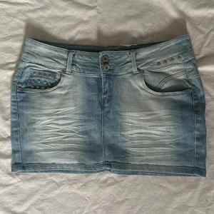 Jeanskjol - Jätte snygg jeanskjol! Pris kan diskuteras🥰