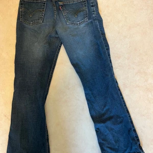 Levi's 545 jeans i blå denim - Säljer ett par klassiska blå Levi's 545 jeans i st. W29 L30 som va för små för mig.