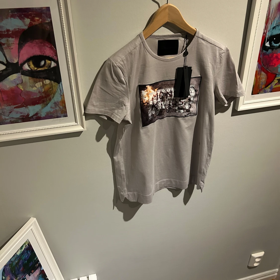 LIMITATO ”Money Kills” t-shirt, strl-XS - 3