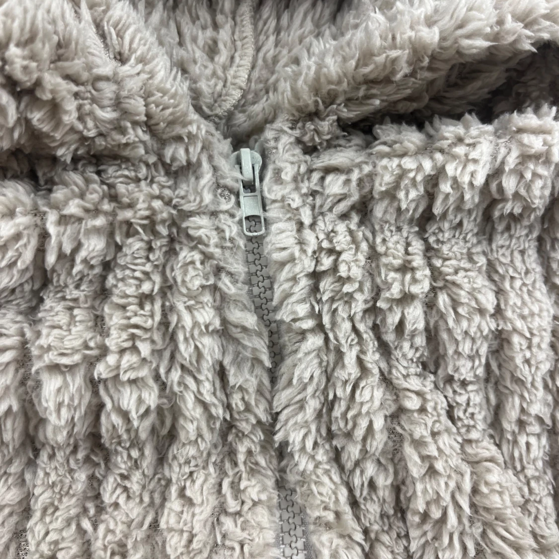 Beige teddyjacka med huva från SHEIN - 1