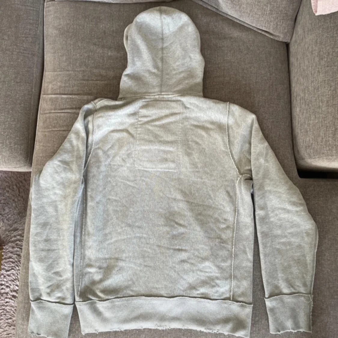 Grå hoodie från Abercrombie & Fitch - 2