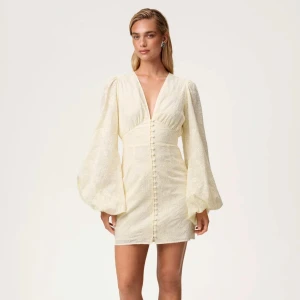 SÖKER gul adoore klänning 36 - Söker denna gula adoore klänningen i storlek 36