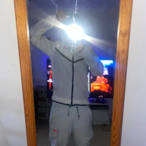 Nike tech - Säljer min Nike tech dress Storlek S jätte. Bra kondition.