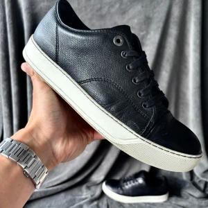 Lanvin skor - Originalstorlek: uk5/39 men sitter oftast större mit 40, fråga om innermått vid osäkerhet om storlek | ingår: endast skorna | fraktar spårbart eller möts upp i Täby📍