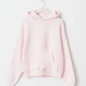 Rosa Gina hoodie  - Säljer min jätte fina rosa hoodie!! Jätte mysig o använd typ 10 gånger. Säljer pga att den blivit lite missfärgad, därav priset. Det finns en jätte jätte liten fläck på armen men är absolut inte synlig!! Bra kvalite! Skriv för egna bilder 