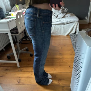 Low waist straight jeans - För långa på mig, jag är 162cm. 