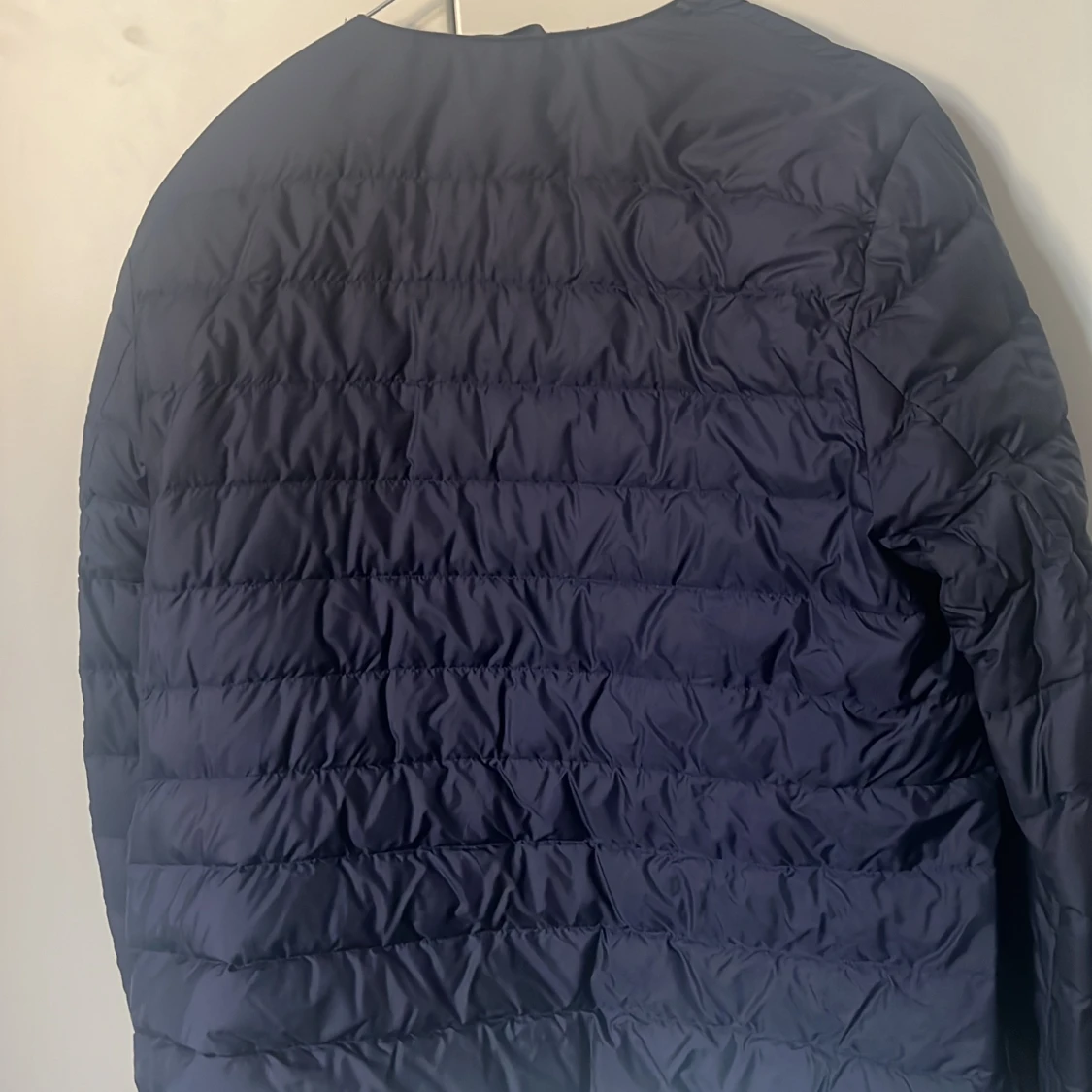 Mörkblå ultralätt dunjacka från Uniqlo - 2