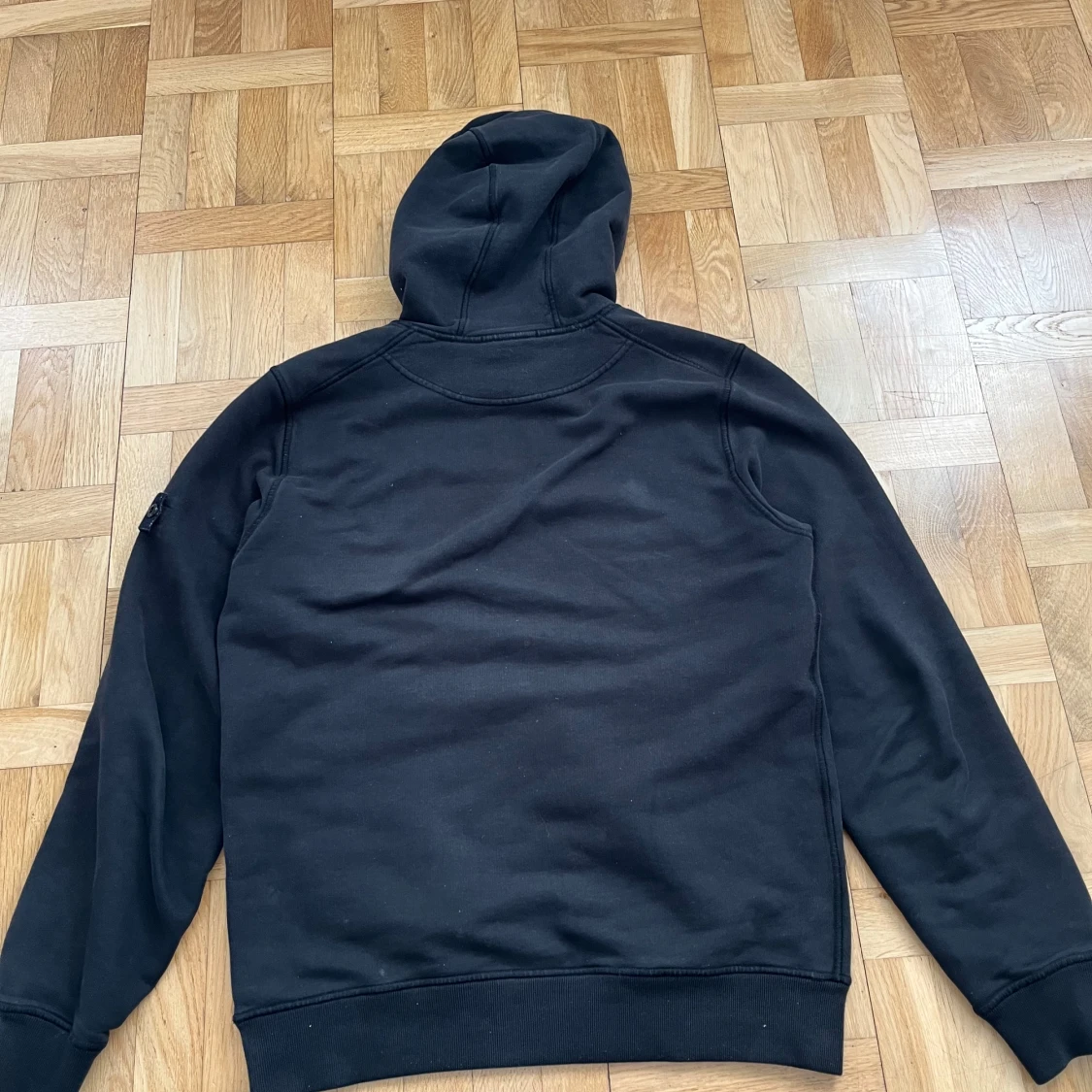 Svart hoodie från Stone Island Junior - 1