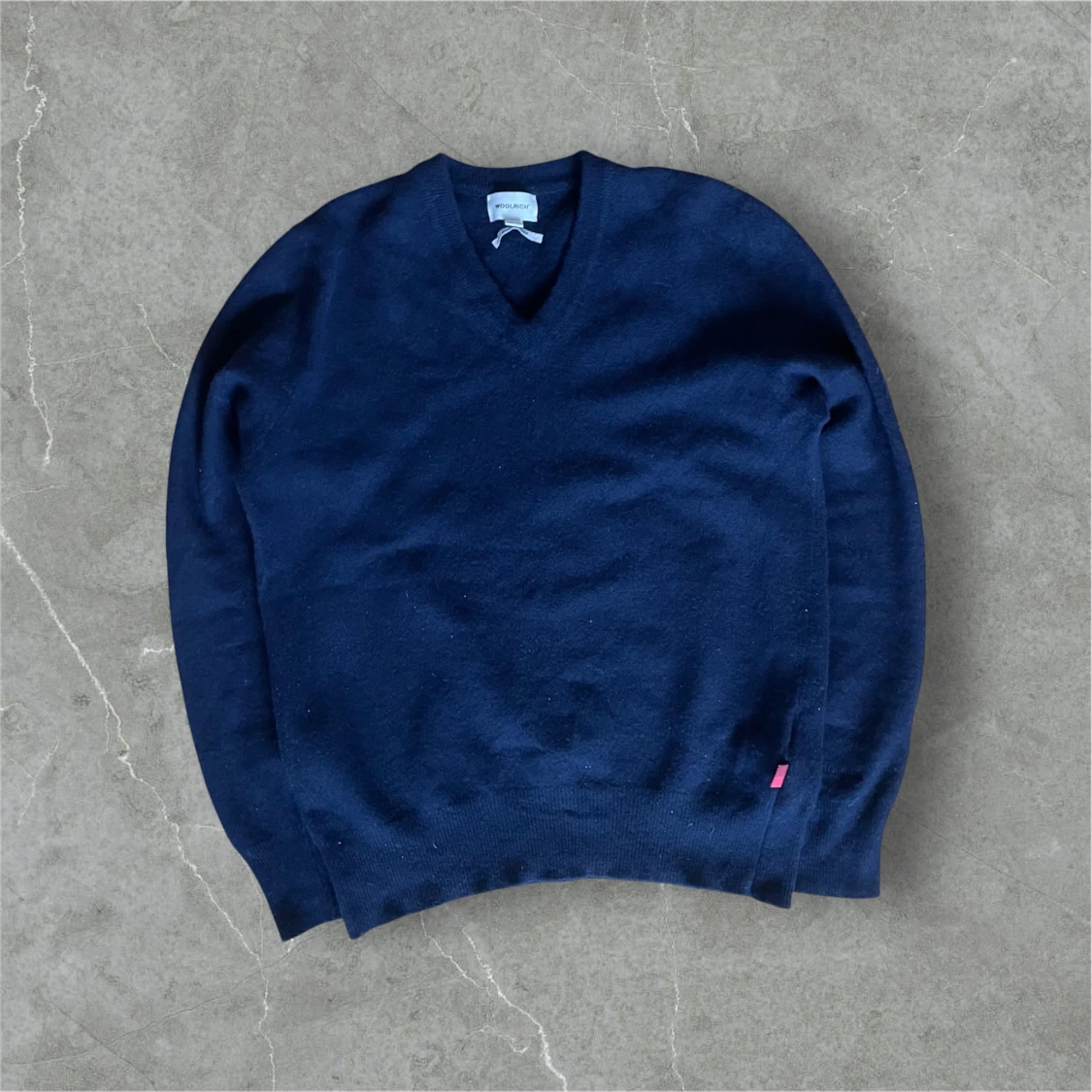 Mörkblå v-ringad tröja från Woolrich