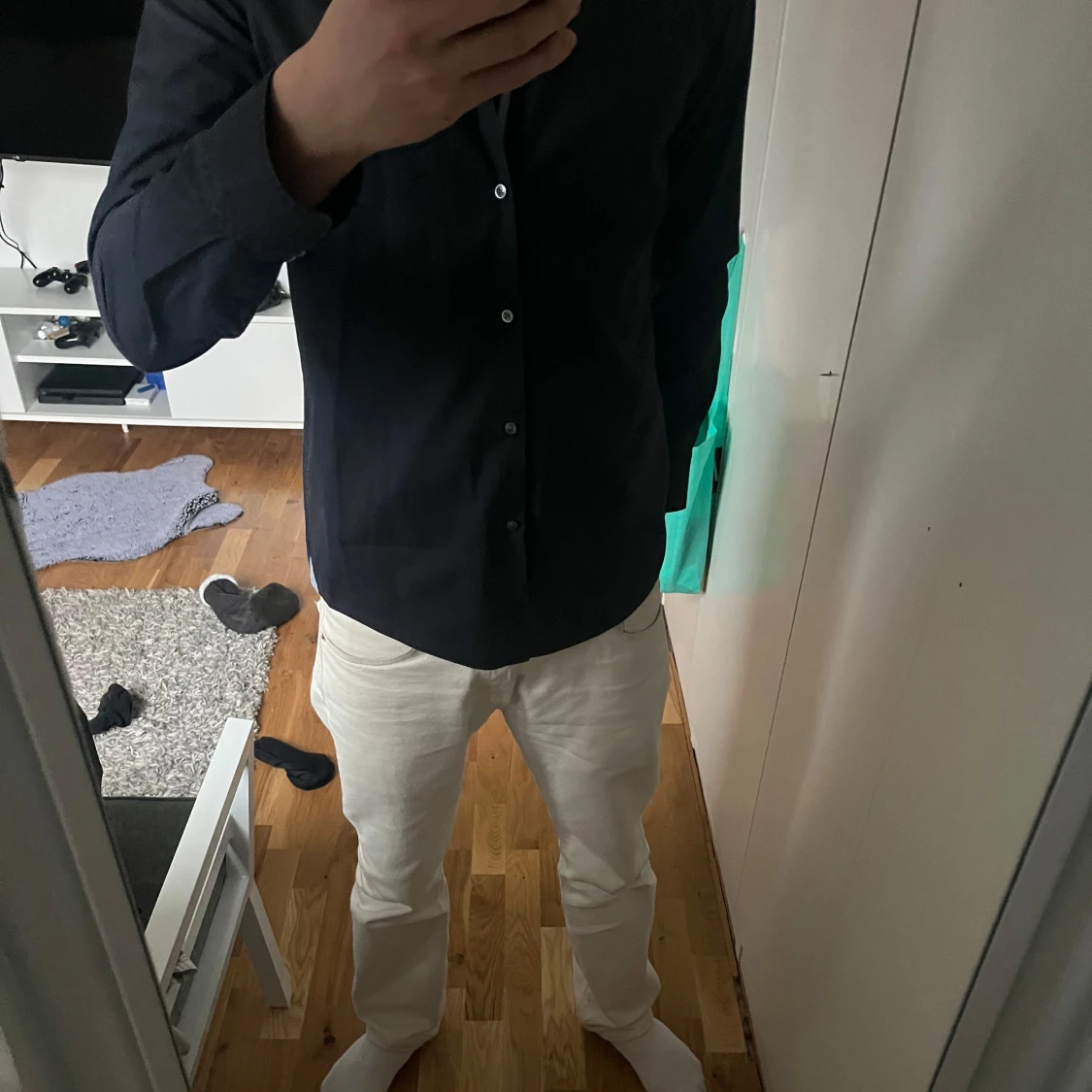 Svart skjorta med knappar - 2