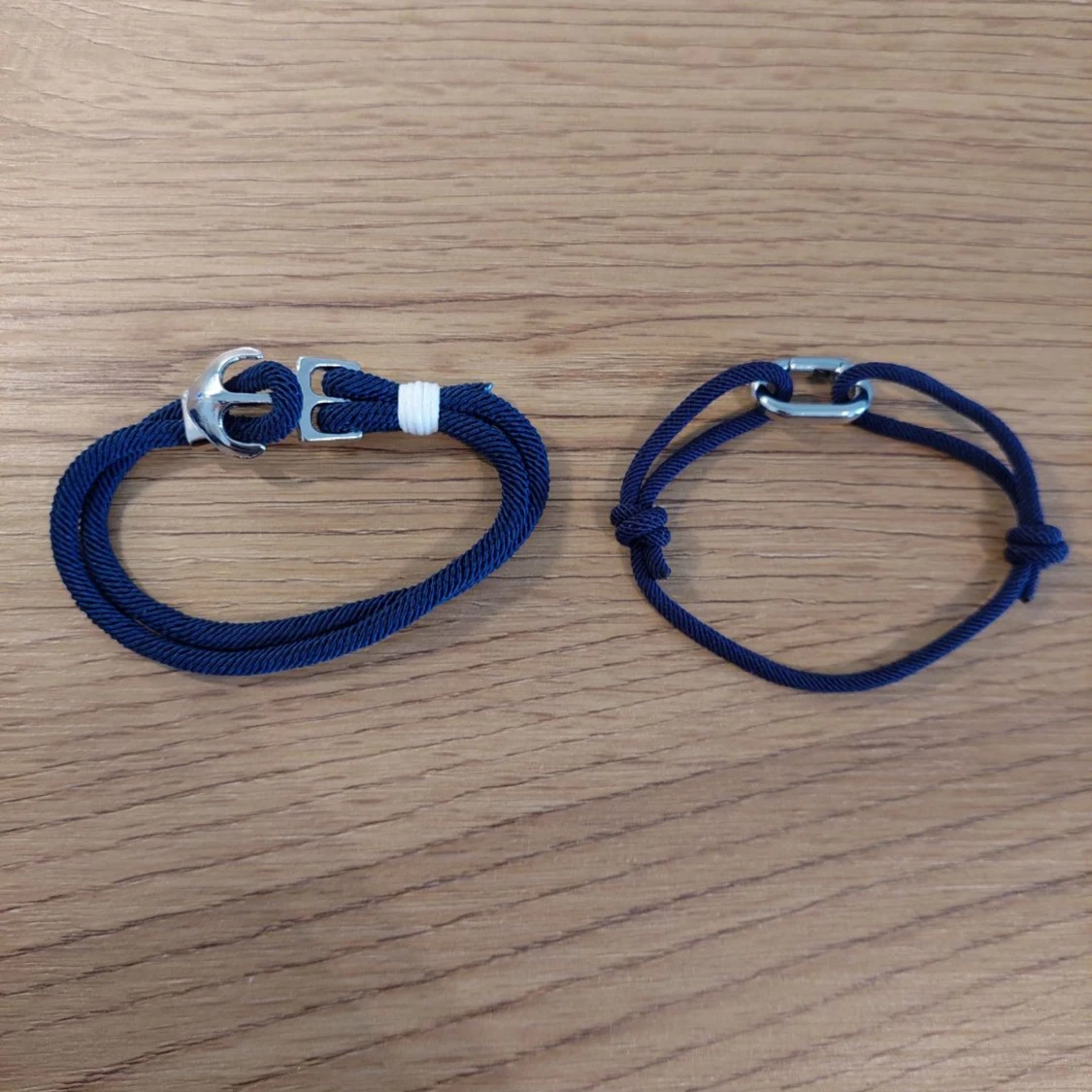 Blått armband med metallspänne - 2