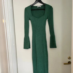 Adoore  - Grön fin klänning från adoore, använd fåtal gånger, som ny. Storlek 36 