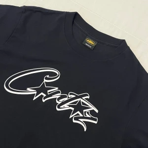 Corteiz Allstarz t-shirt - Corteiz Allstarz t-shirt i perfekt skick✨Skick: Mycket gott✨Storlek: M✨Färg: Svart✨Kom PM för frågor✨Kom med bud🤩