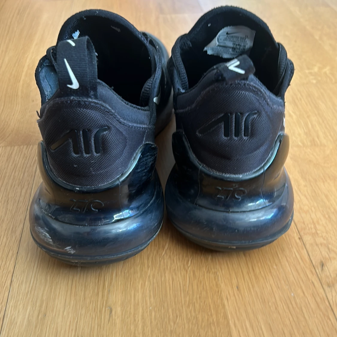 Svarta Nike Air Max 270 - 2