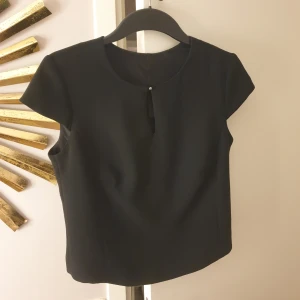 topp - elegant "kostym topp" från Esprit i jättefint skick. Skriv för mått vid intresse 💫