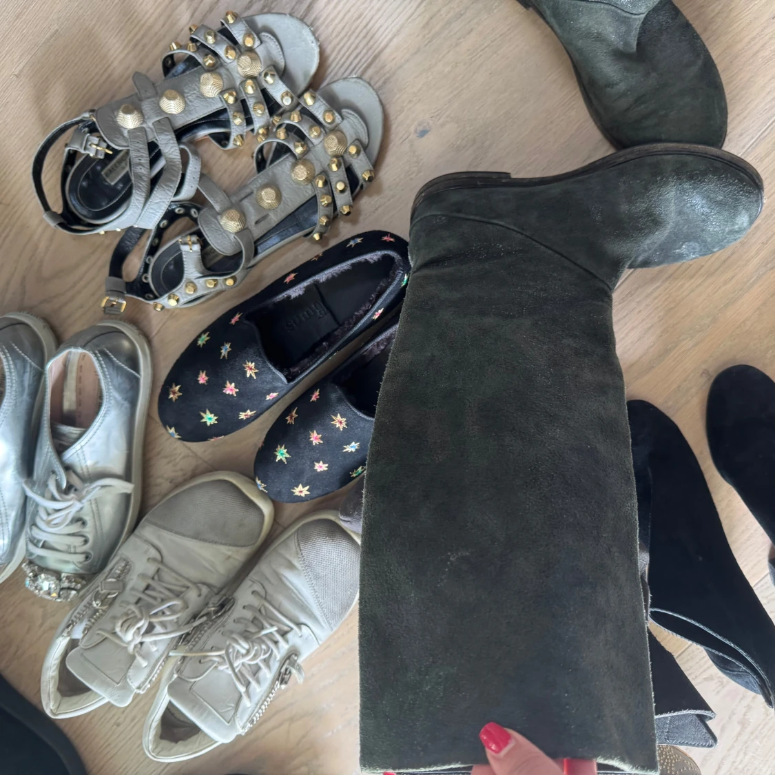 Mörkgröna höga stövlar i mocka - 1