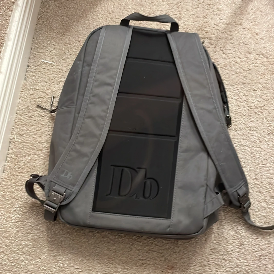 Grå ryggsäck från Db - 2