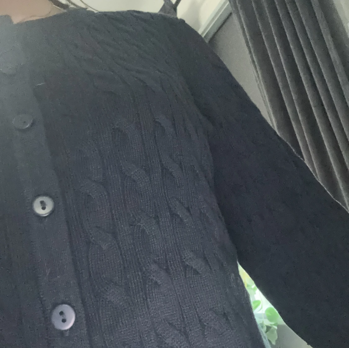 Svart kabelstickad kofta - 1