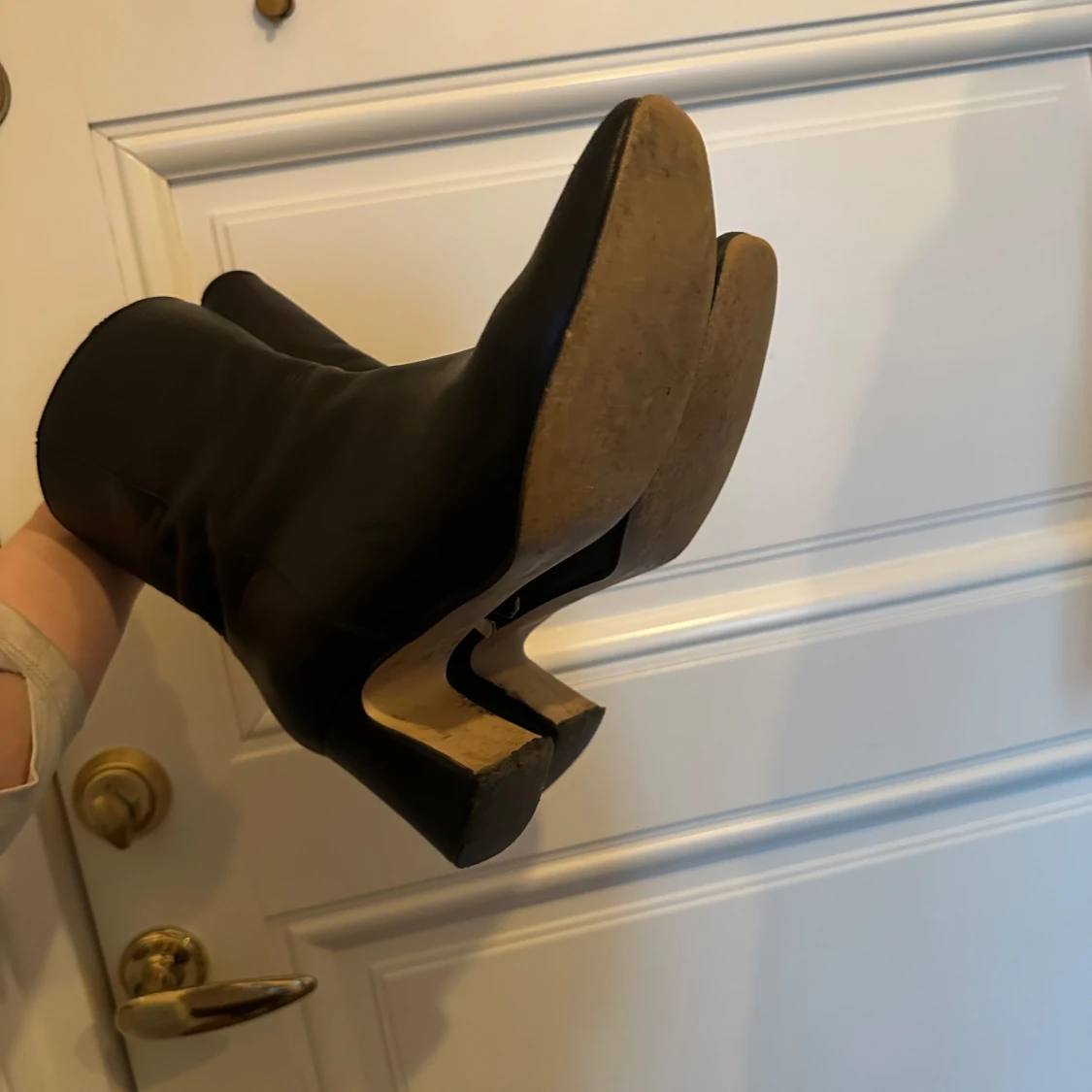 Svarta skinnstövletter - 1