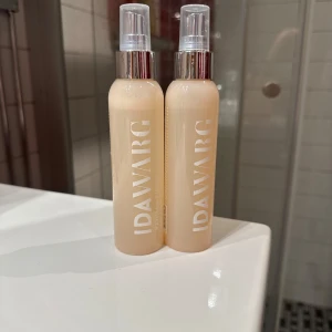 Ida Warg Vanilla Fudge Hair Mist - Säljer mina vanilla fudge hair mist från Ida Warg då lukten ej passa mig. Ena är enbart testad. Styckpris 100kr. Pris för båda 159kr. 