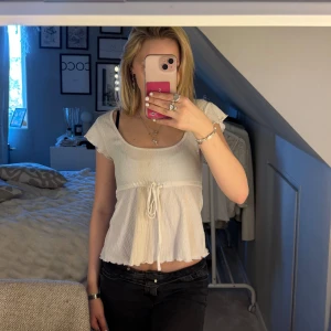 Söt topp - Jätte fin topp. En blyerspenn fläck som syns på sista bilden 