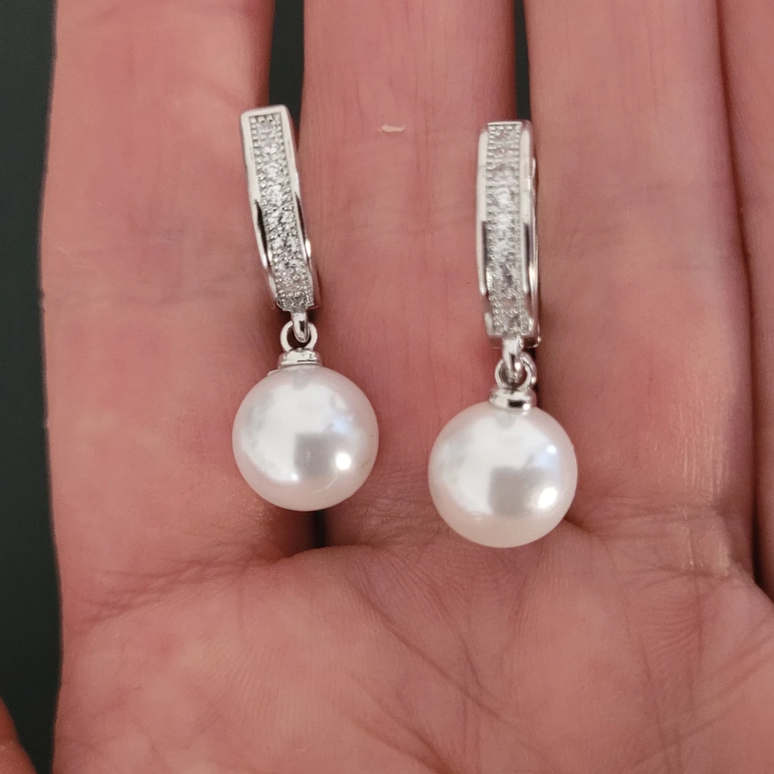 Helt nya Silverörhängen med vita pärlor