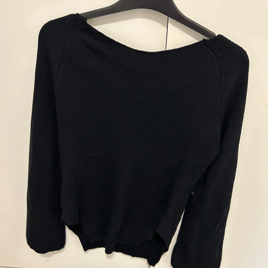 Svart ribbad tröja - 1