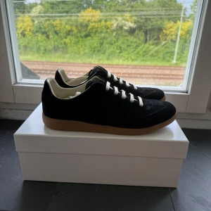 Maison Margiela GATS - Inköpta GATS från följare som är äkthetsverifierade av oss på TG. Allt og tillkommer och skorna är aldrig använda. Utöver det ingår kvitto!