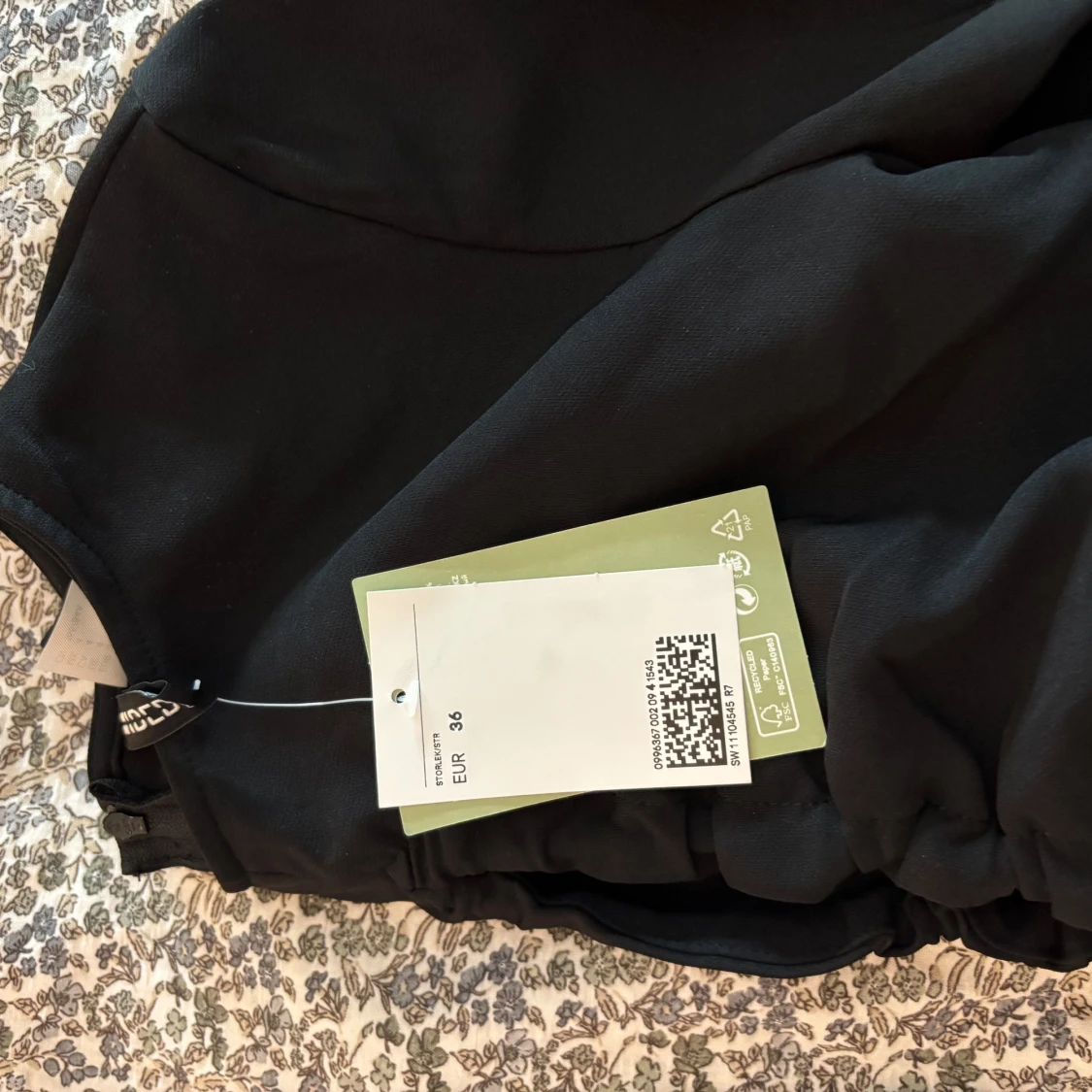 Svart croppad topp med snörning NA-KD - 2