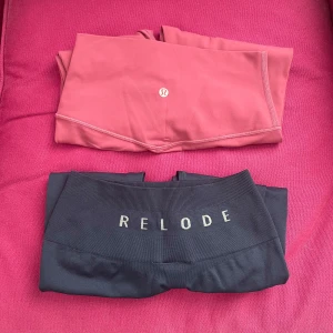 Träningstights  - Träningstights. Lululemon, storlek S, 500kr. Relode, storlek XS, 400kr.