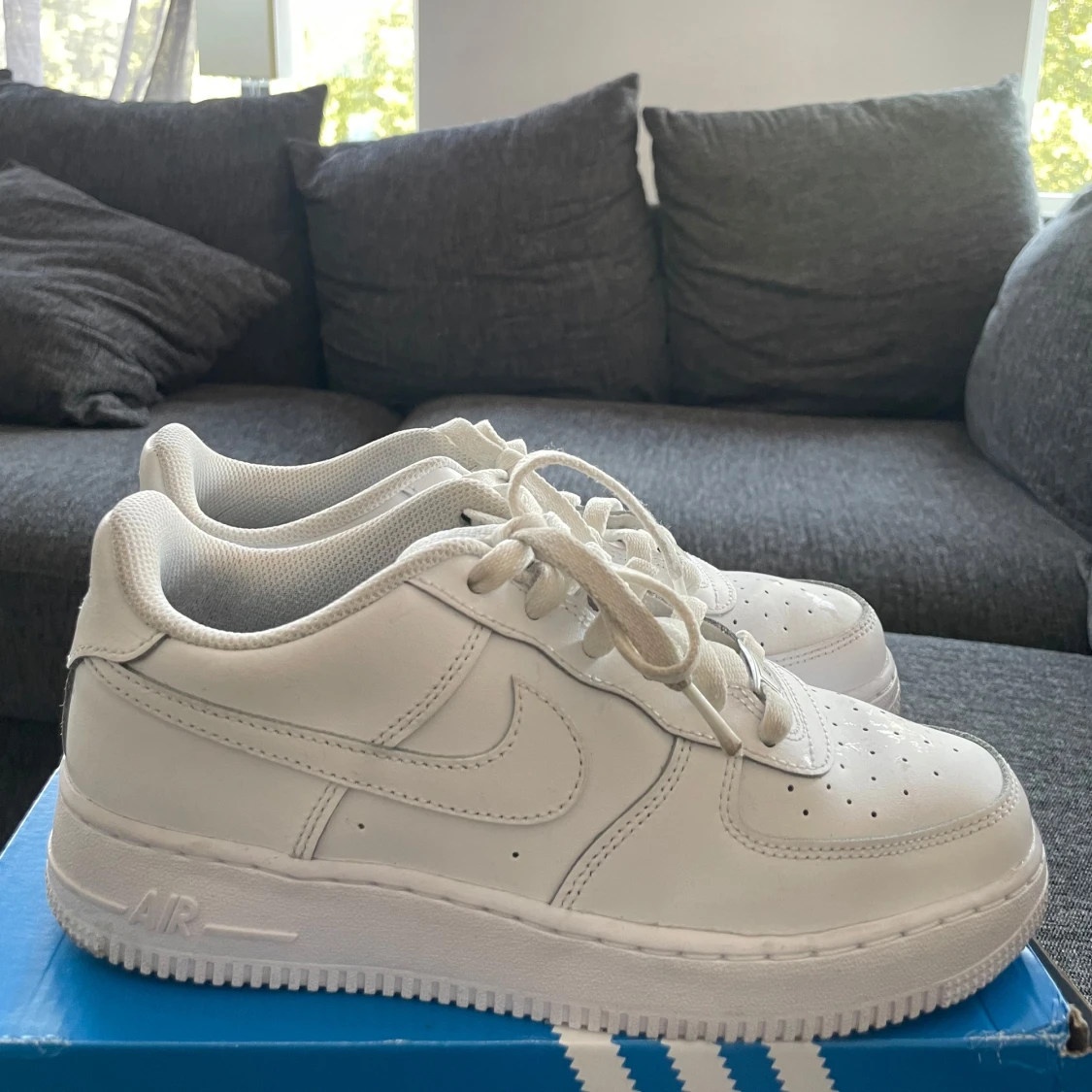 Nike Air Force 1 helvita sneakers - 1