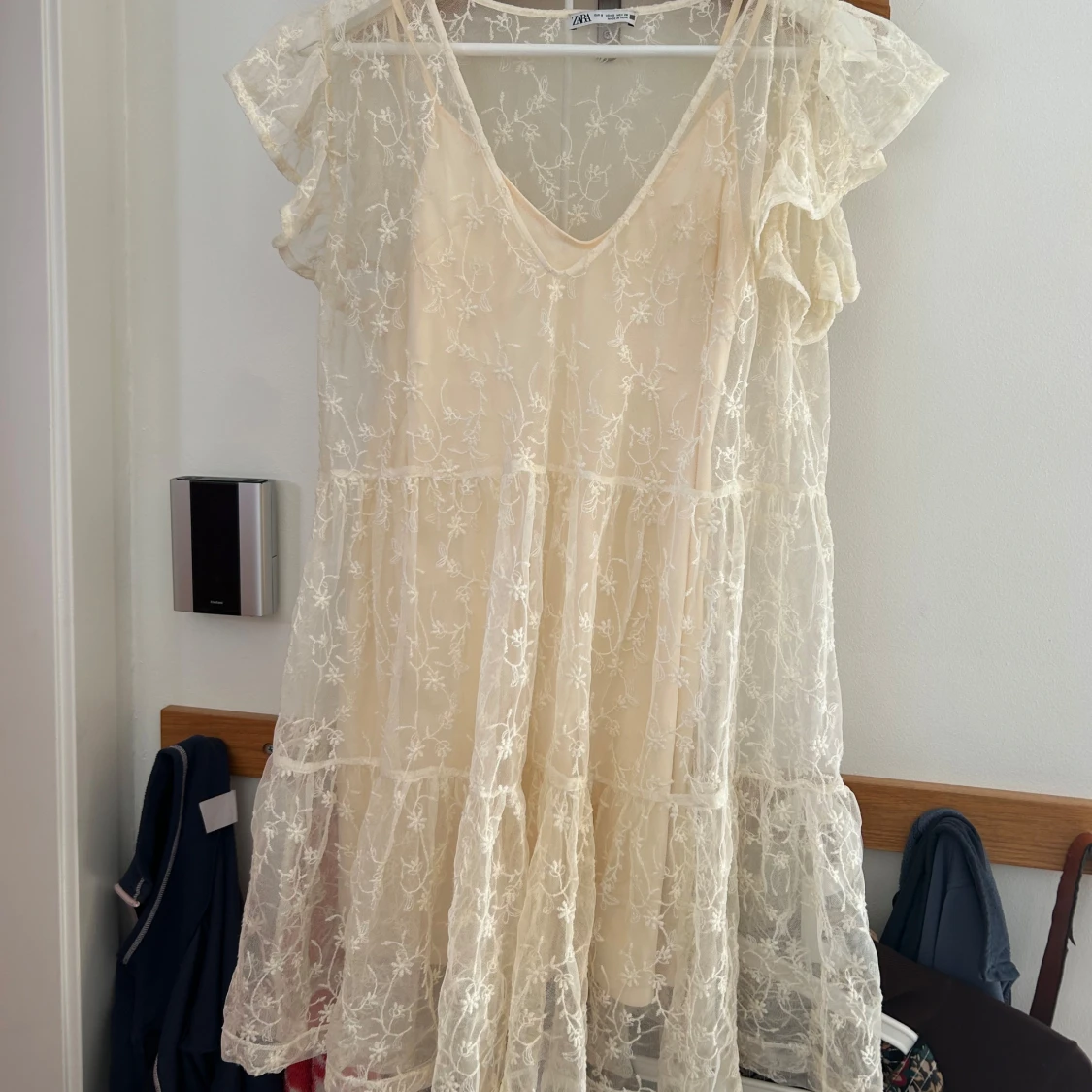 Söt spetsklänning från Zara